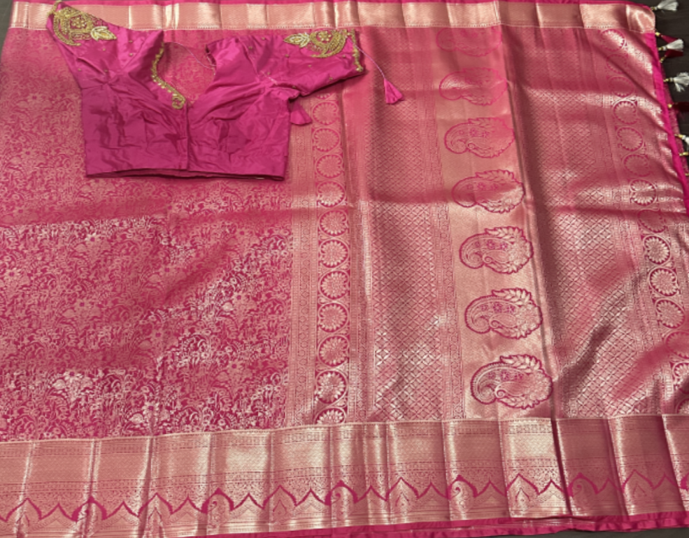 Kanchi pattu Saree — gold silk Sarees, front view